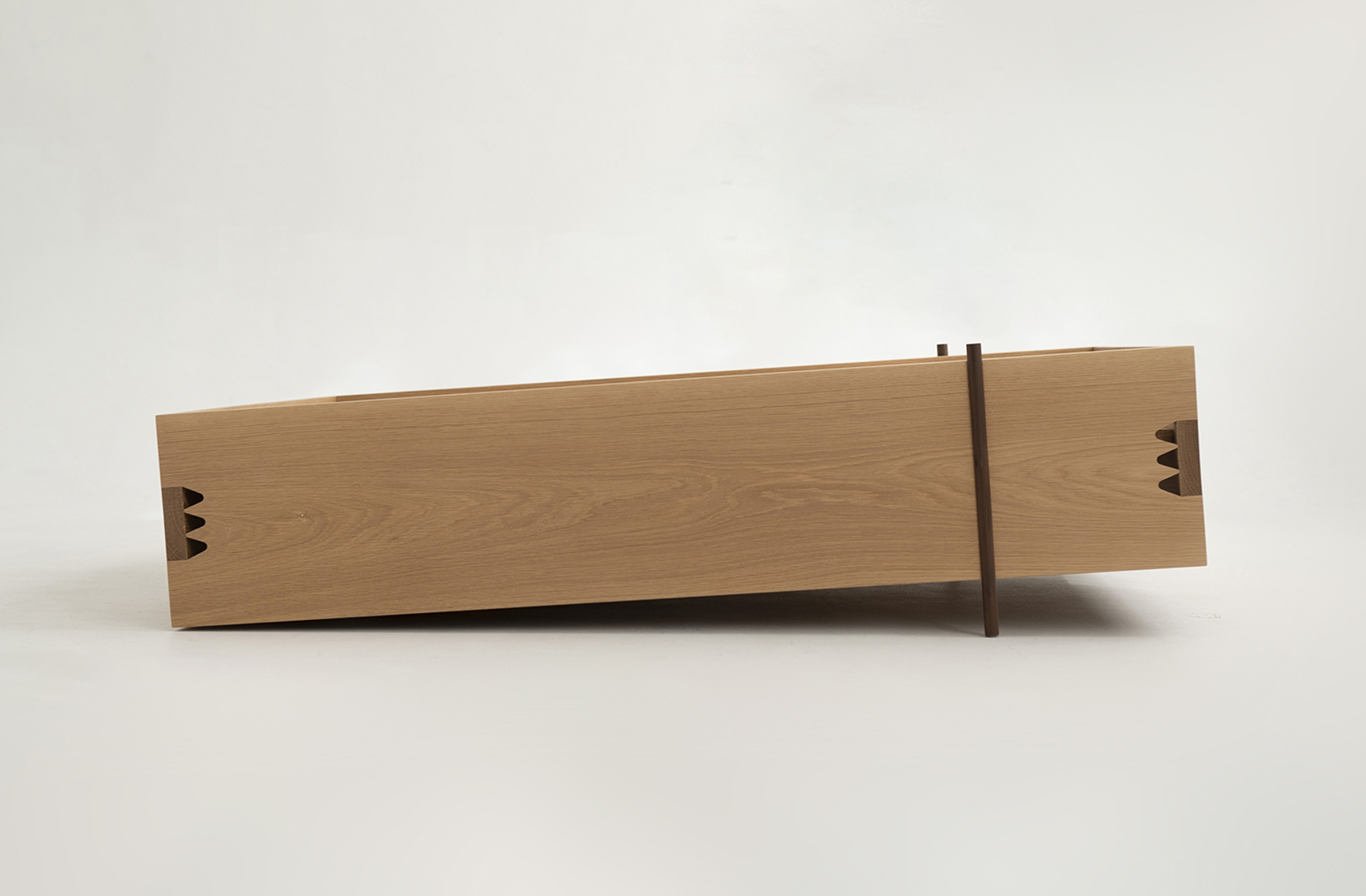 Mesa estructural artesanal