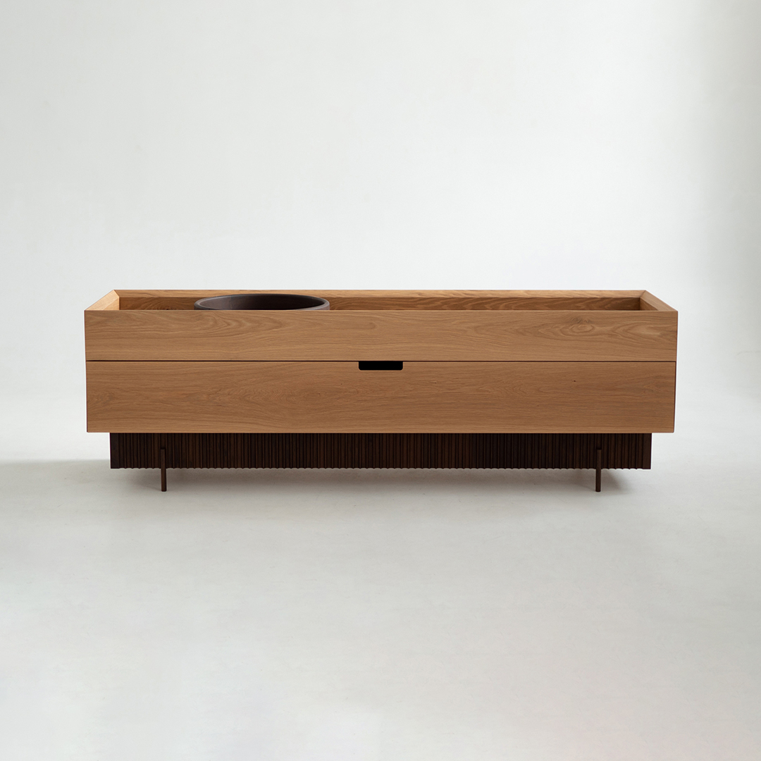Mueble bajo de madera