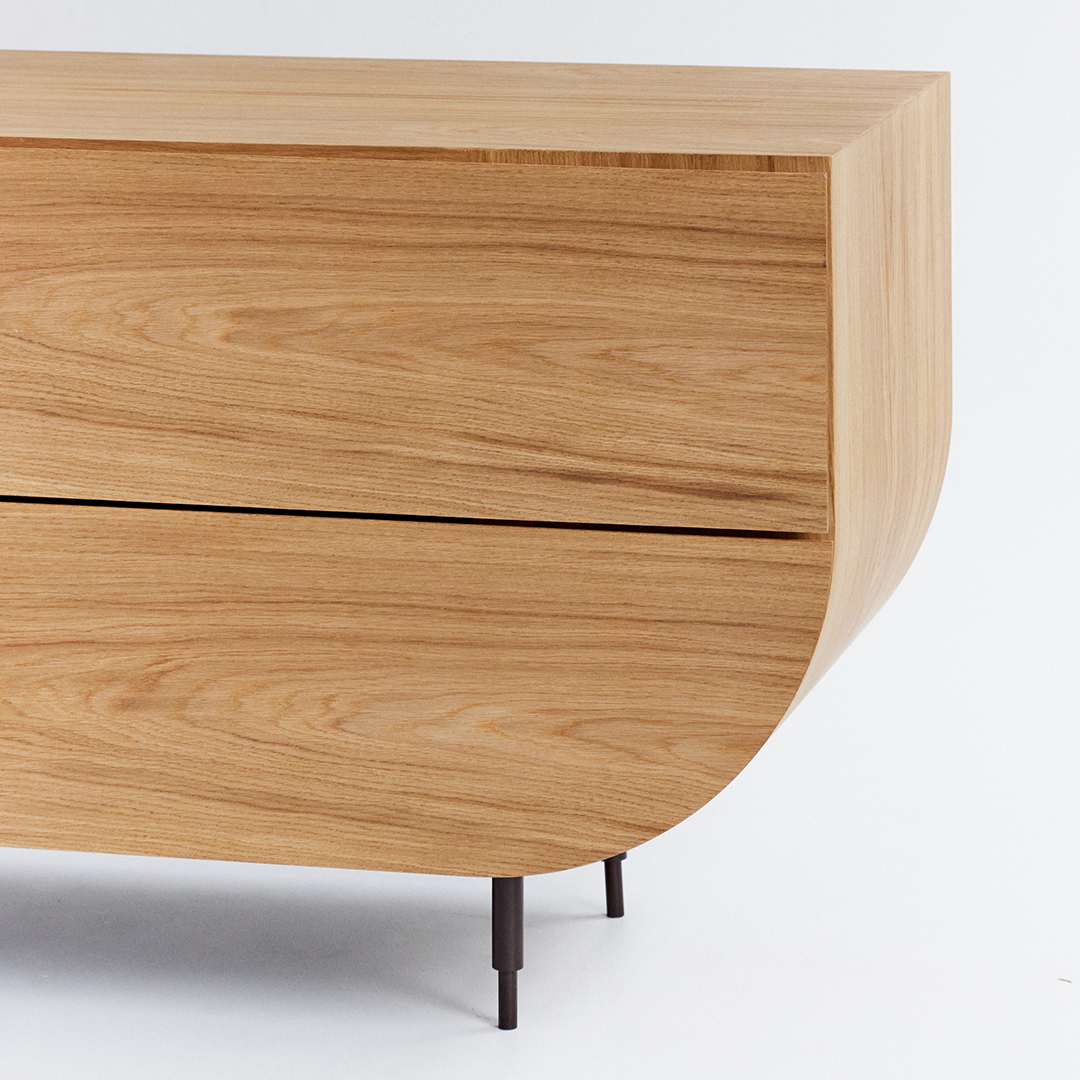 Mueble bajo de madera