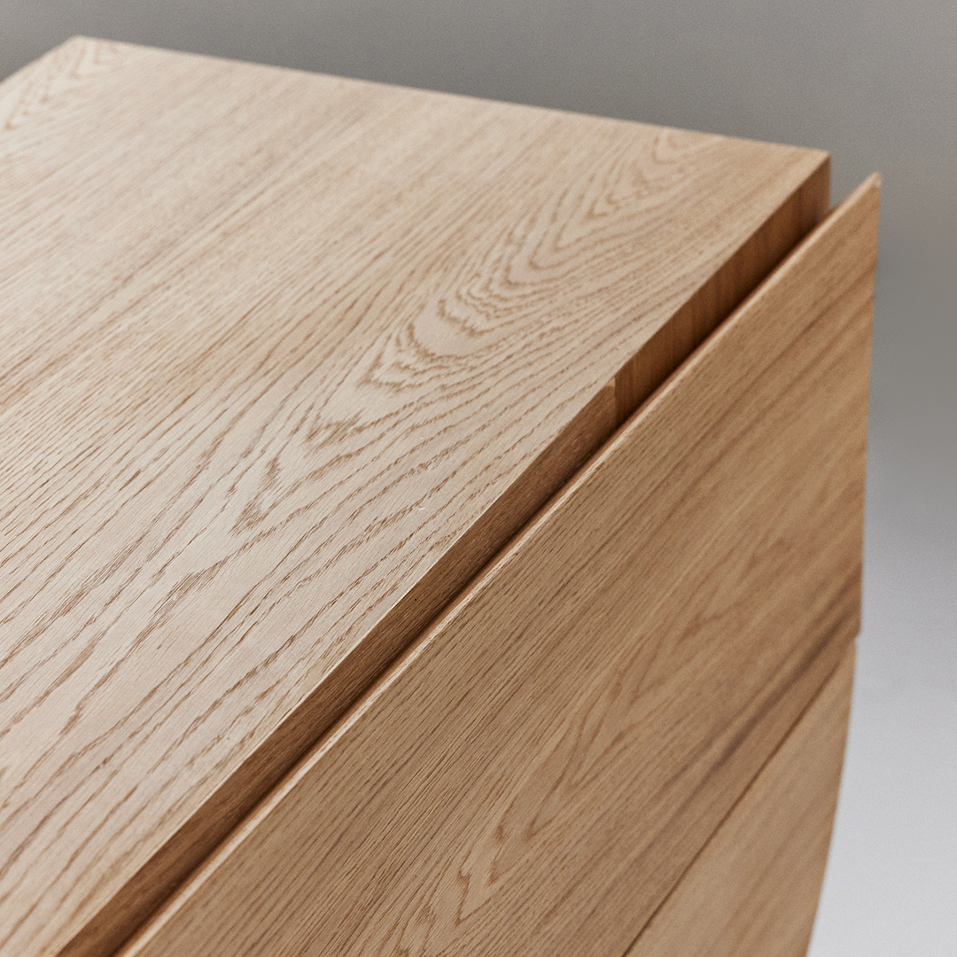 Mueble bajo de madera