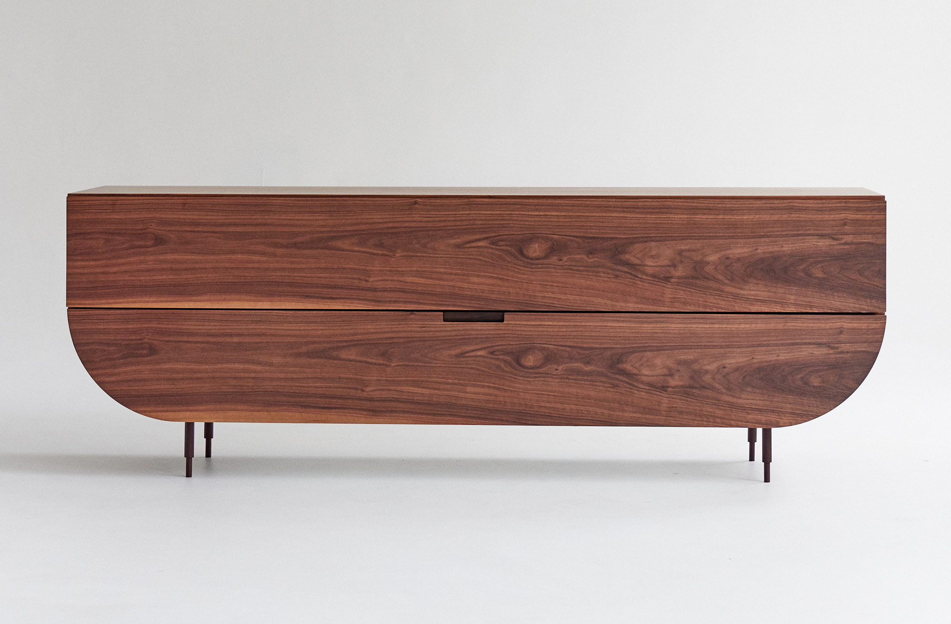 Mueble bajo de madera