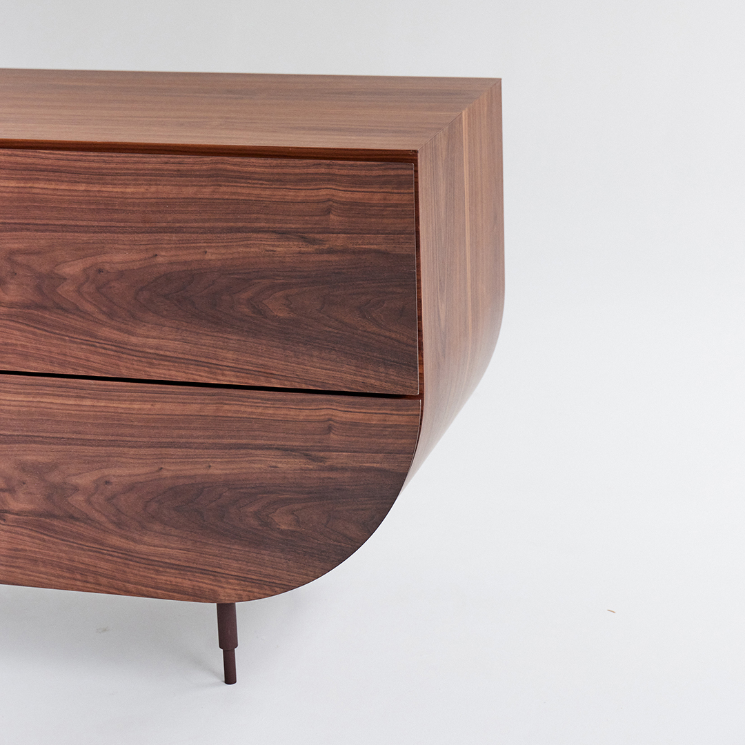 Mueble bajo de madera