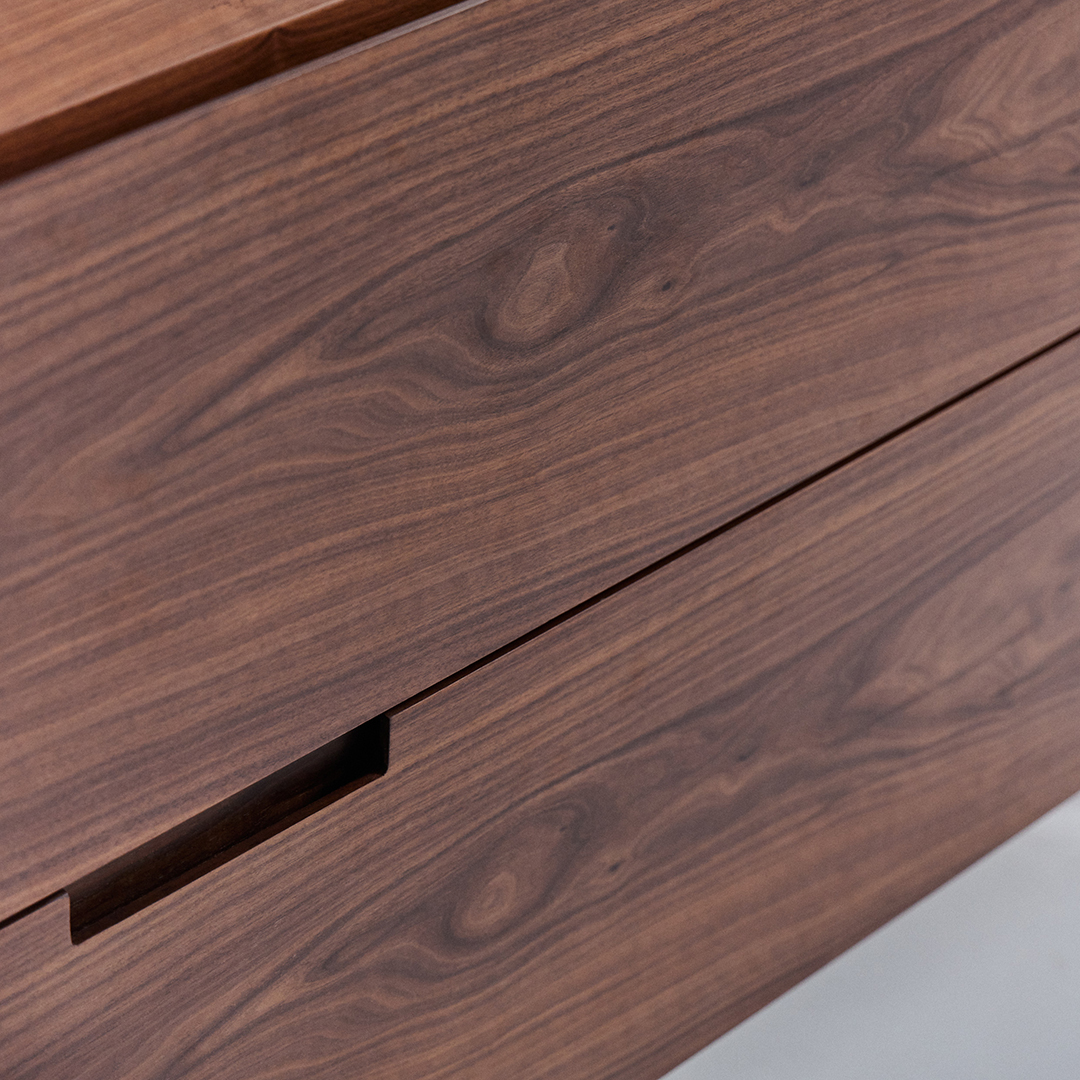 Mueble bajo de madera